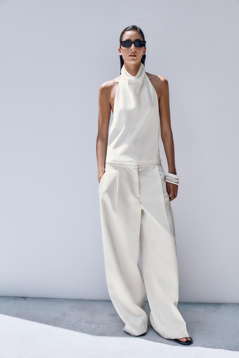 ZARA АТЛАСНЫЙ ТОП С ГОРЛОВИНОЙ ХАЛТЕР, ЭКРЮ