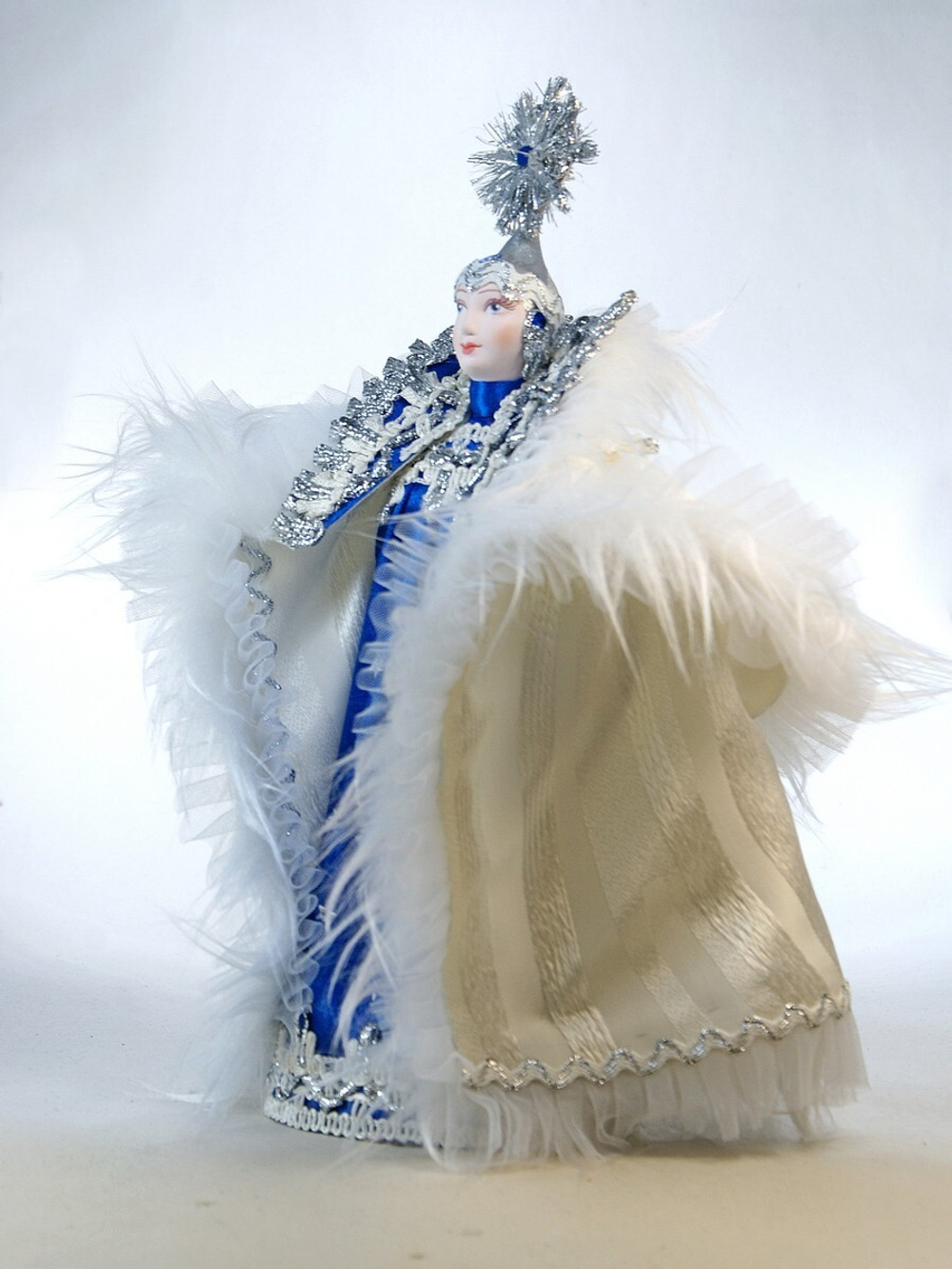 Кукла сказочная фарфоровая Снежная королева Х. К. Андерсена