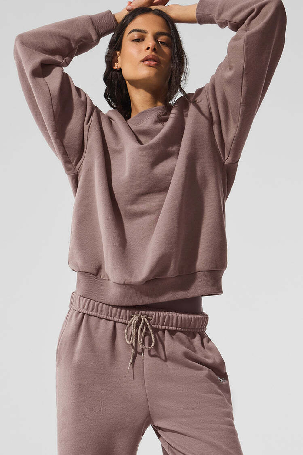 Alo yoga Пуловер с круглым вырезом Accolade, пыльно-розовый