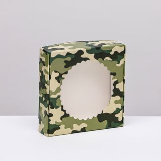 Коробка с ажурным круглым окном Камуфляж 11,5х11,5х3 см