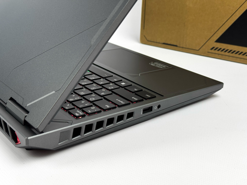 Новый игровой ноутбук Thunderobot i9-13900HX / RTX 4060 8GB / 16GB / 1TB / 2.5K / 240Hz / Win11 / Русско-Английская клавиатура