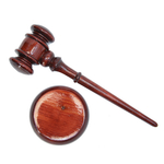 Деревянный молоток судьи (аукционный молоток) из древесины кедра. wg2