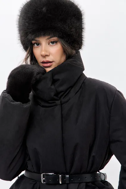 Варежки зимние из эко-меха черного цвета