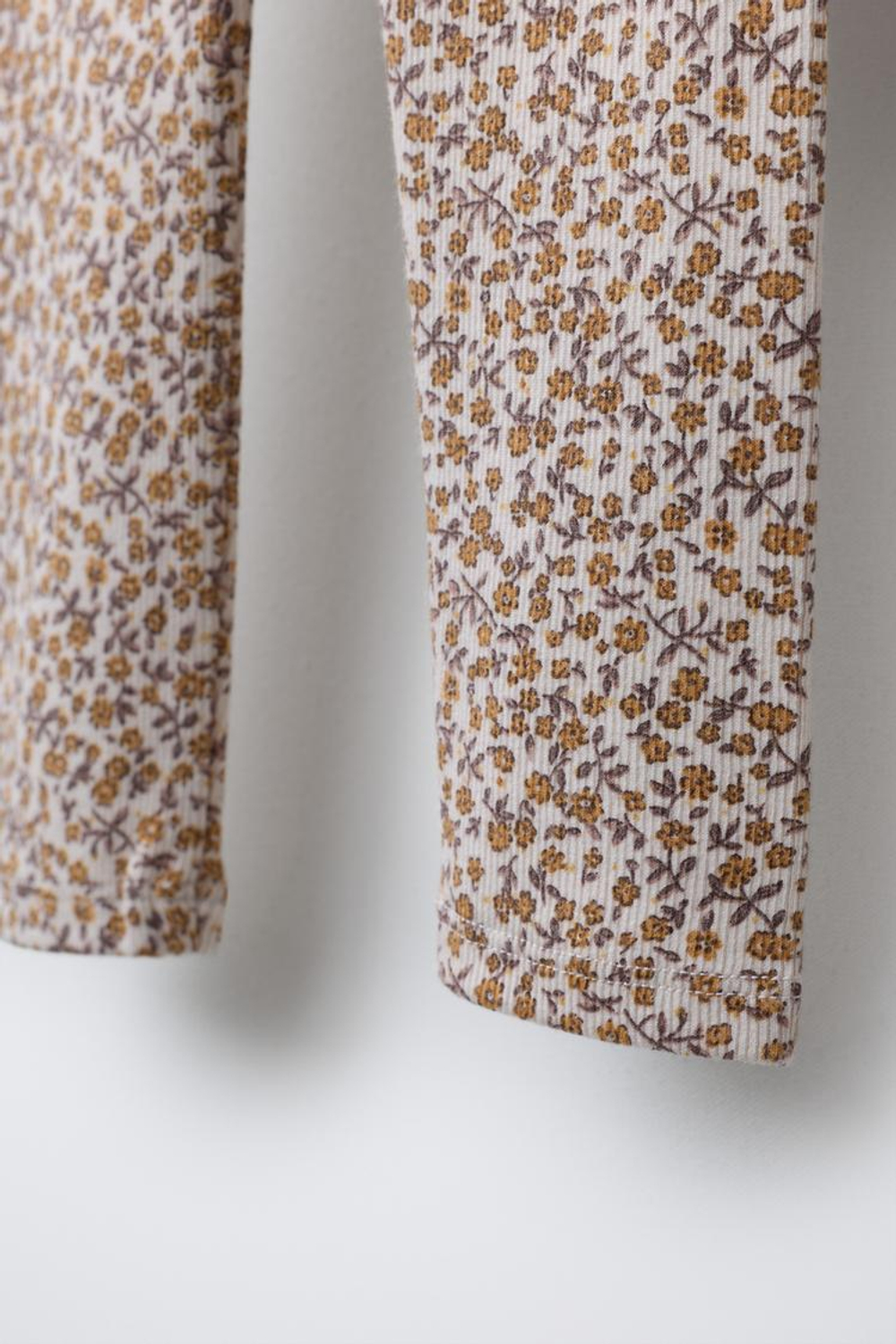 ZARA ЛЕГИНСЫ В РУБЧИК С ПРИНТОМ, ОХРА