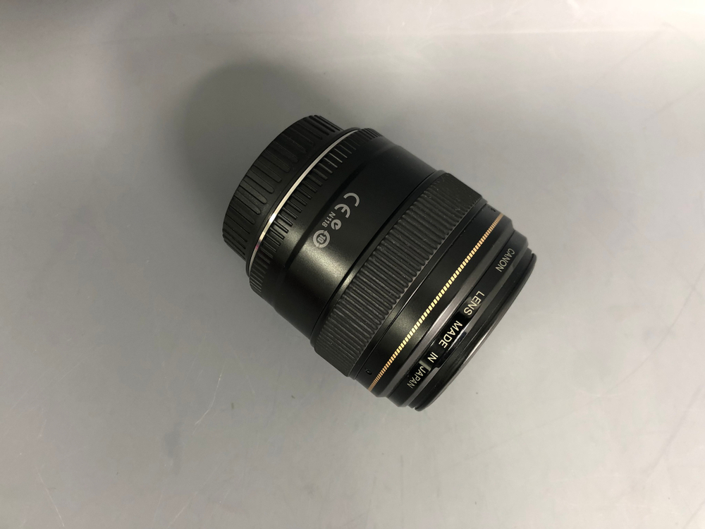 Canon EF 85mm 1.8