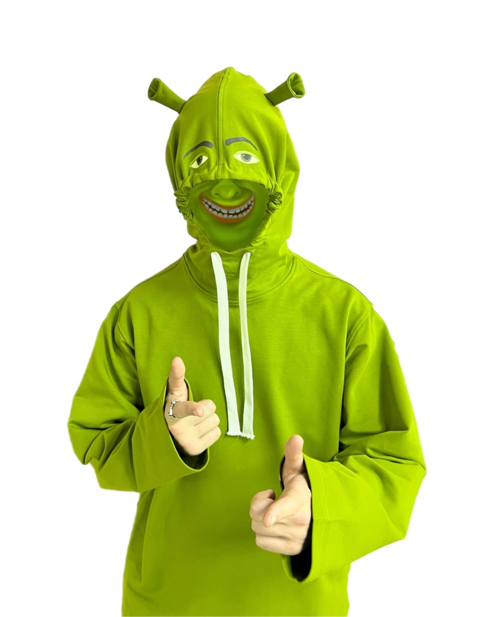 Зеленый лонгслив с ушками