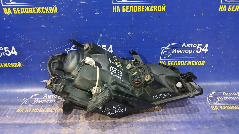 Фара передняя левая TOYOTA IPSUM 2001-2003