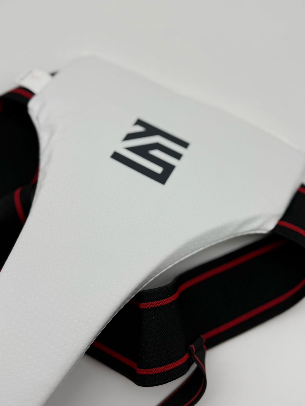 Защита паха женская белая Tomorrow Star