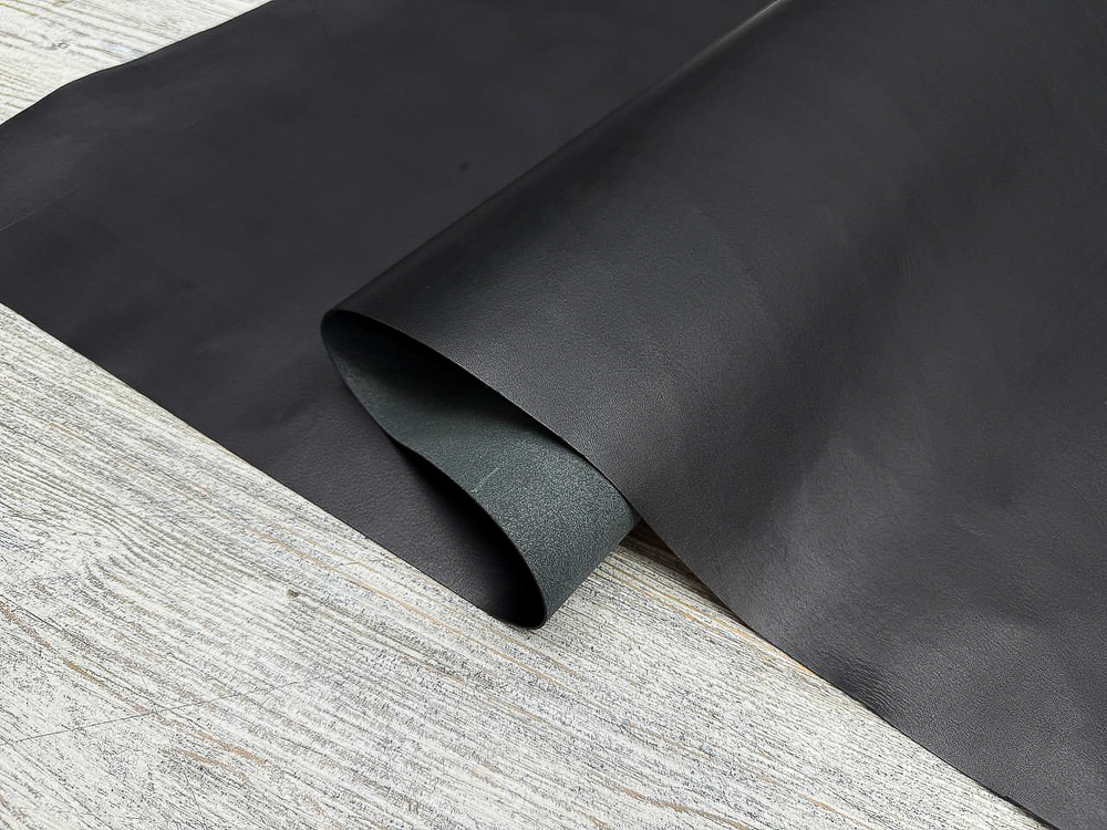 Toro Boolwing Nero (1,0-1,2 мм), цв. Черный, натуральная кожа