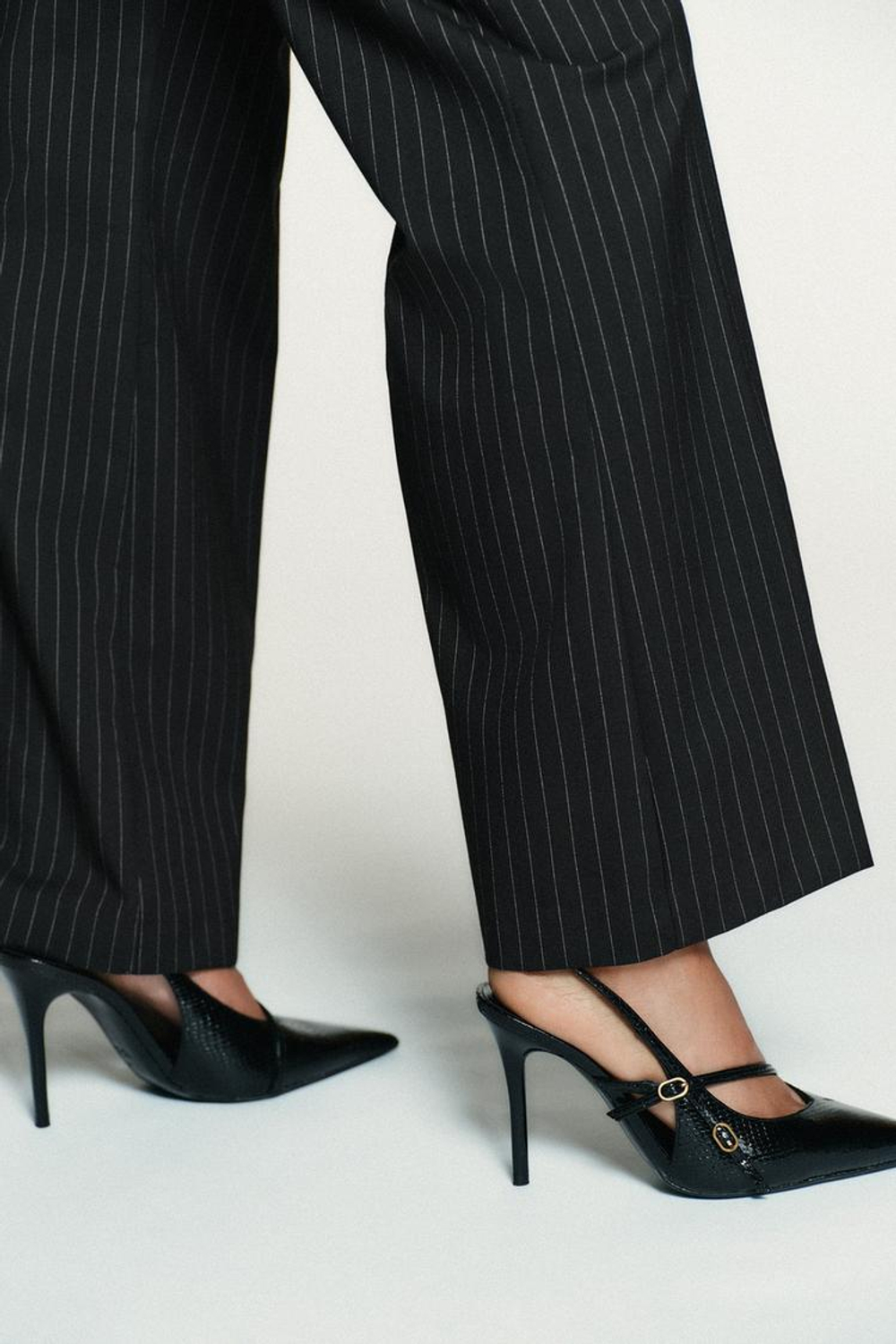 ZARA ТУФЛИ НА ВЫСОКОМ КАБЛУКЕ С РЕМЕШКАМИ И ПРЯЖКАМИ, ЧЕРНЫЙ