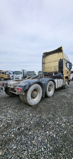 Shacman (Shaanxi) SX* 6x4 Седельный тягач SX42584V324 (Дизельный, 11,6 л, 423 л.с., МТ)