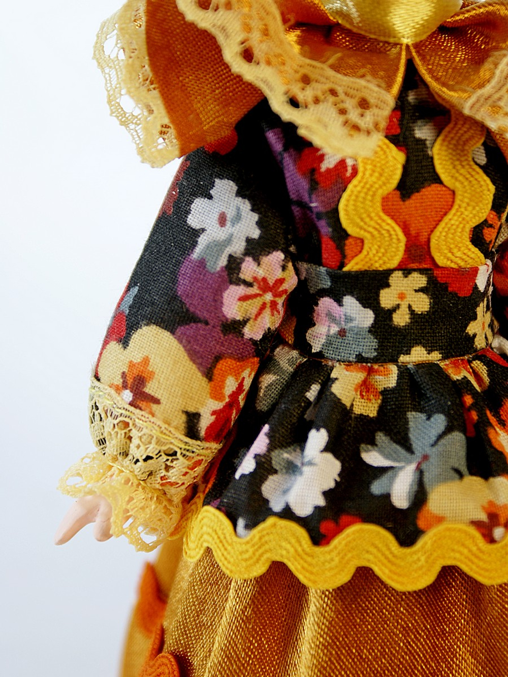 Кукла коллекционная Казачка