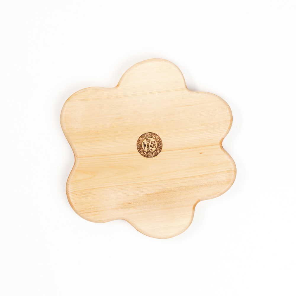 Деревянная менажница из кедра для подачи блюд и закусок "лапка"