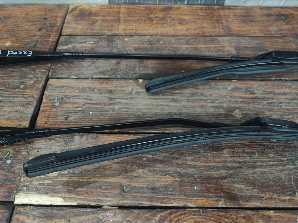 Поводки стеклоочистителя Exeed RX 23-нв Б/У Оригинал 608000252AA