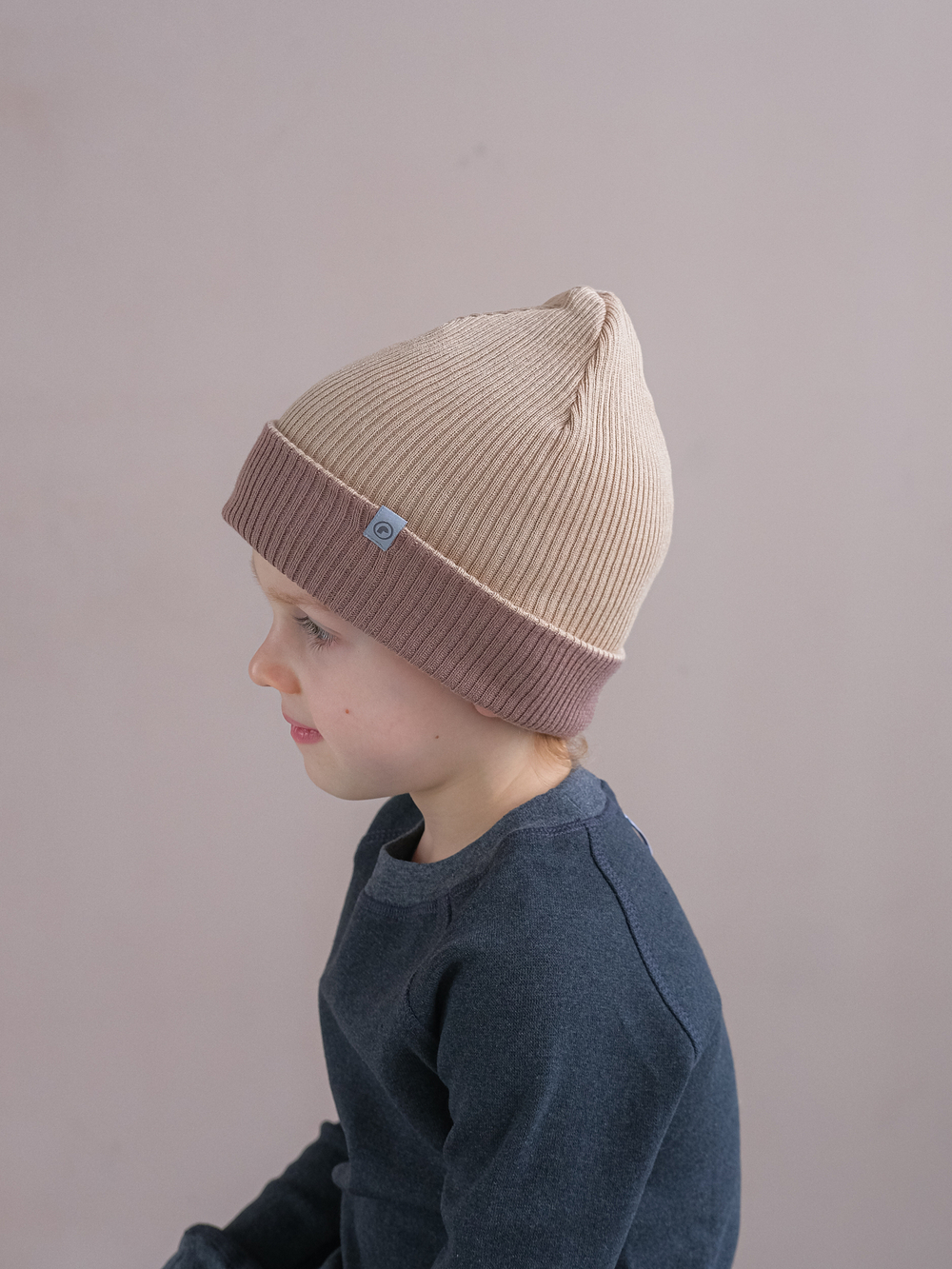 Шапка вязаная хлопковая ТВИНС(Какао, сандал)