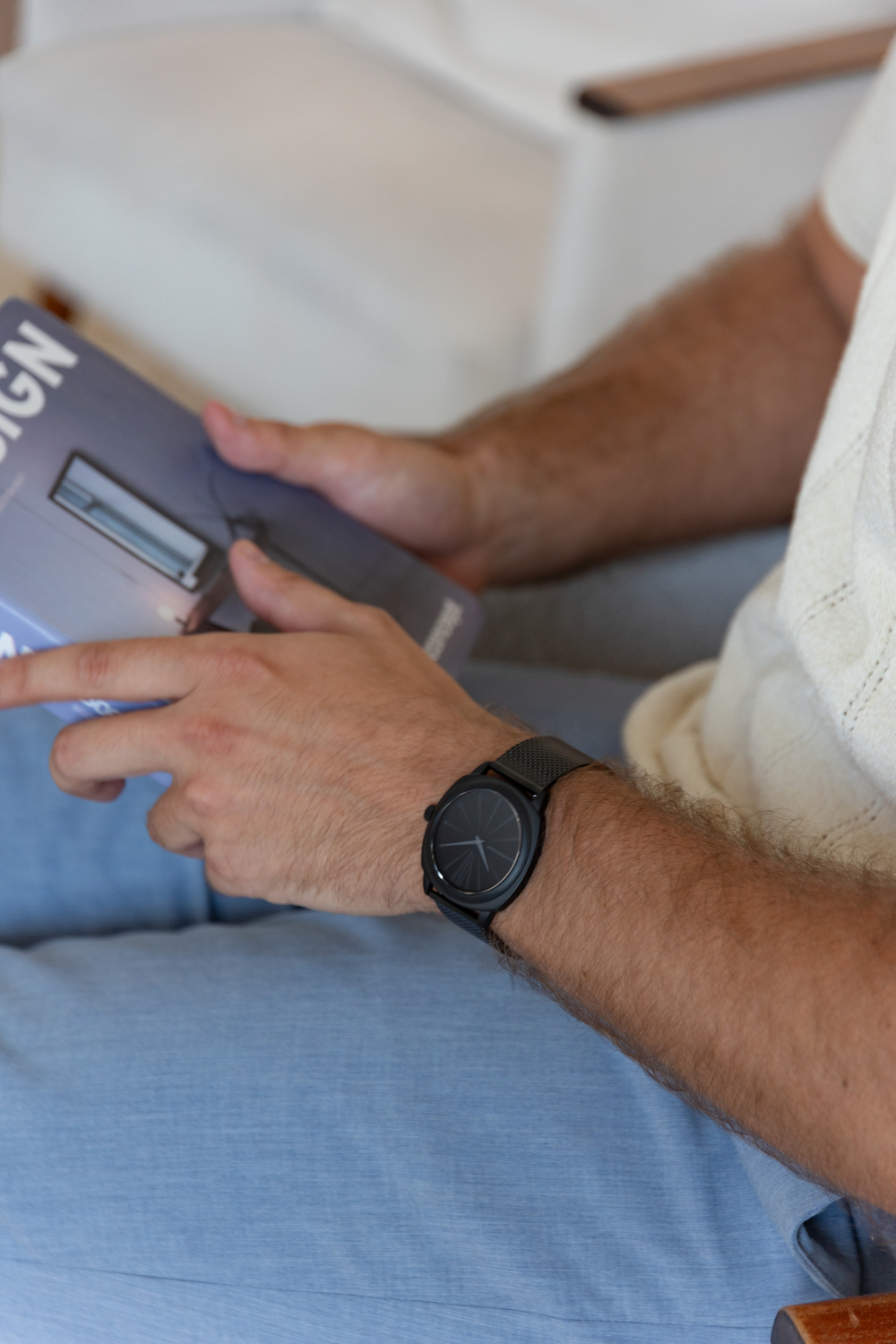 Кварцевые часы Black Hole, монохром