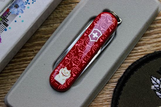 Victorinox 0.6223.L2106 Lucky Cat