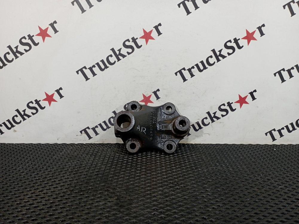 Кронштейн крепления переднего стабилизатора