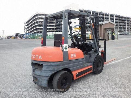 Вилочный погрузчик Toyota 6FGL25
