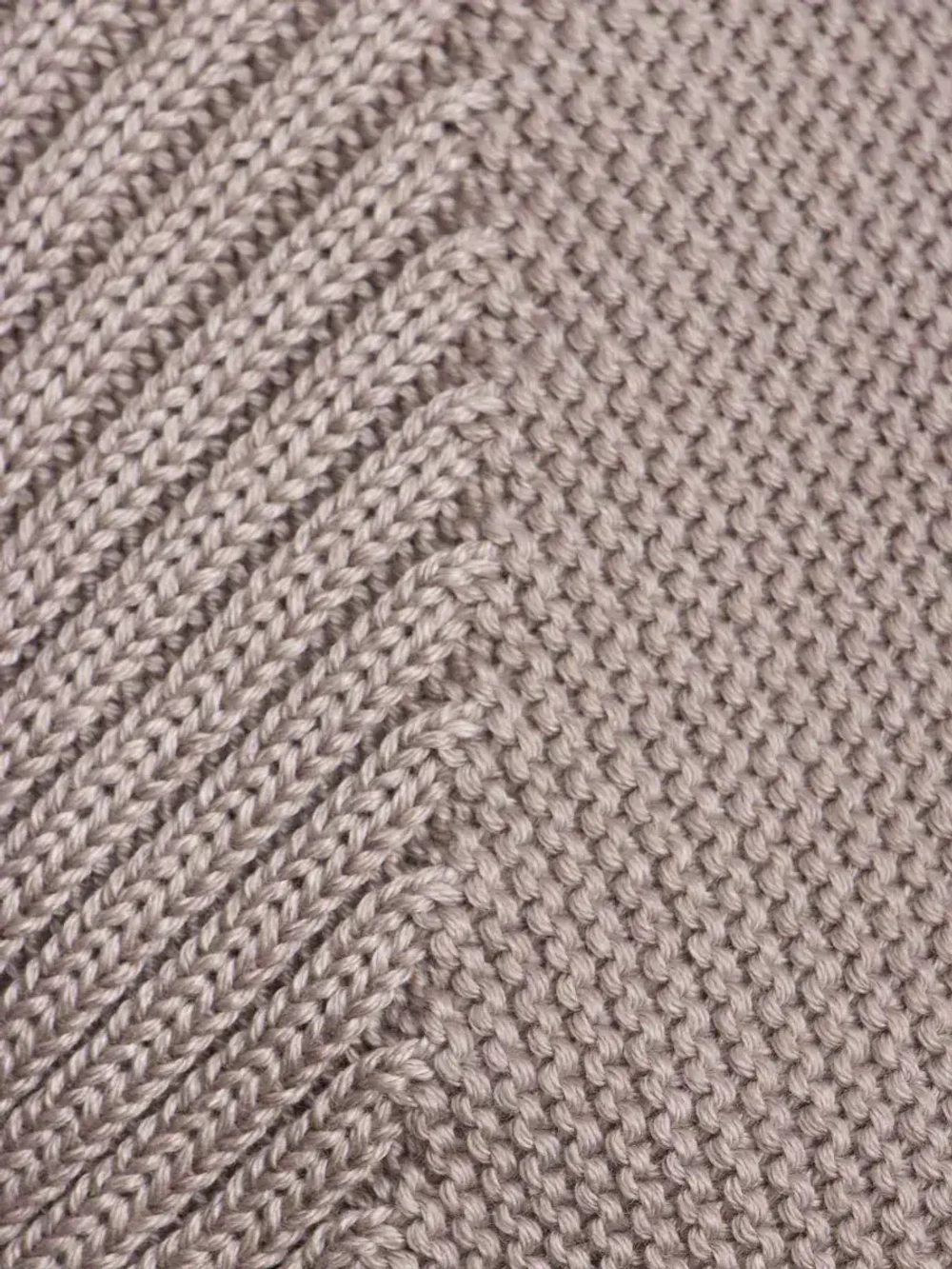 Чепчик для мальчика вязаный на завязках на осень