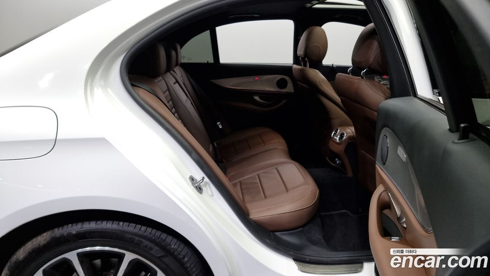 Mercedes-Benz E-Class W213 E250 Avangarde (05.2020)
