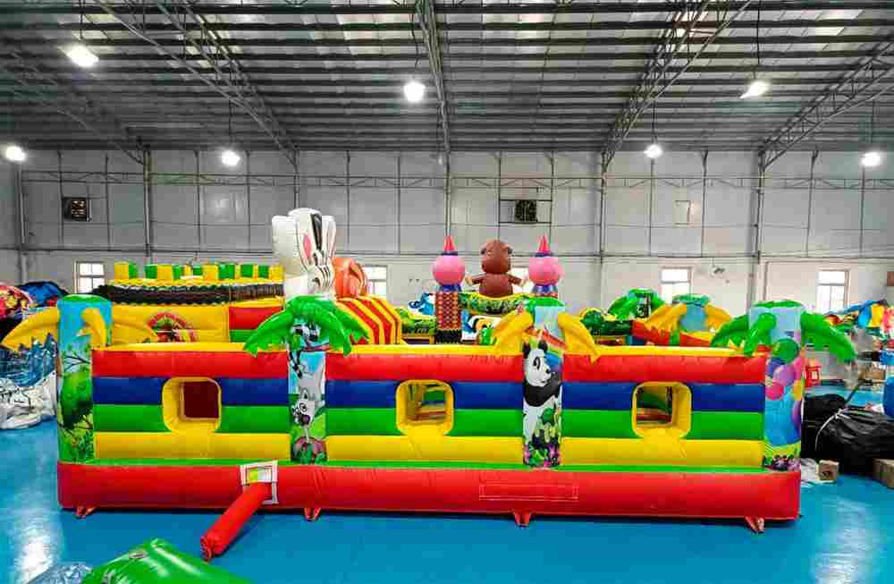 Коммерческий надувной батут "Зверята на радуге" 8х6х2,8