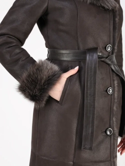 Дубленка зимняя натуральная с капюшоном длинная и теплая