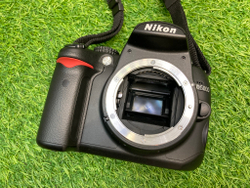 Nikon D5000 kit 18-55mm 2.400 кадров