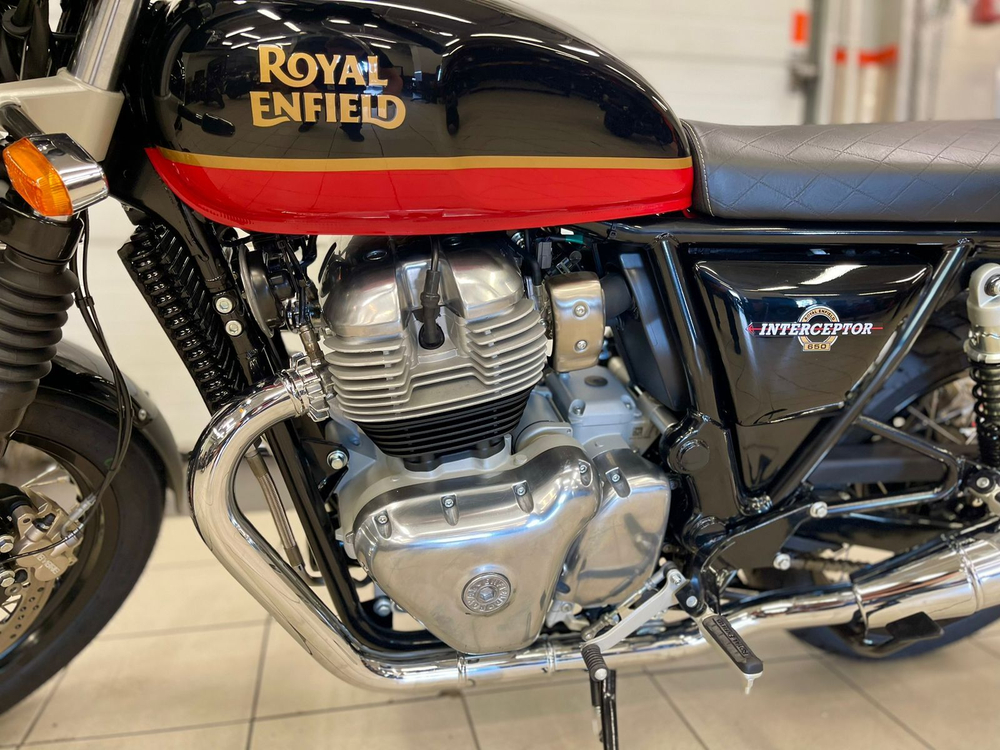 Royal Enfield INTERCEPTOR 650 (Sunset Strip)
