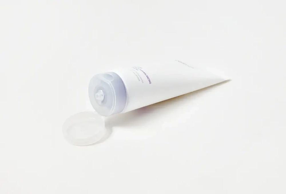 Celimax Слабокислотная очищающая пенка Celimax Derma Nature Relief Madecica pH Balancing Foam Cleansing