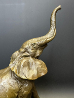 Бронзовая скульптура «Слон с поднятым хоботом»