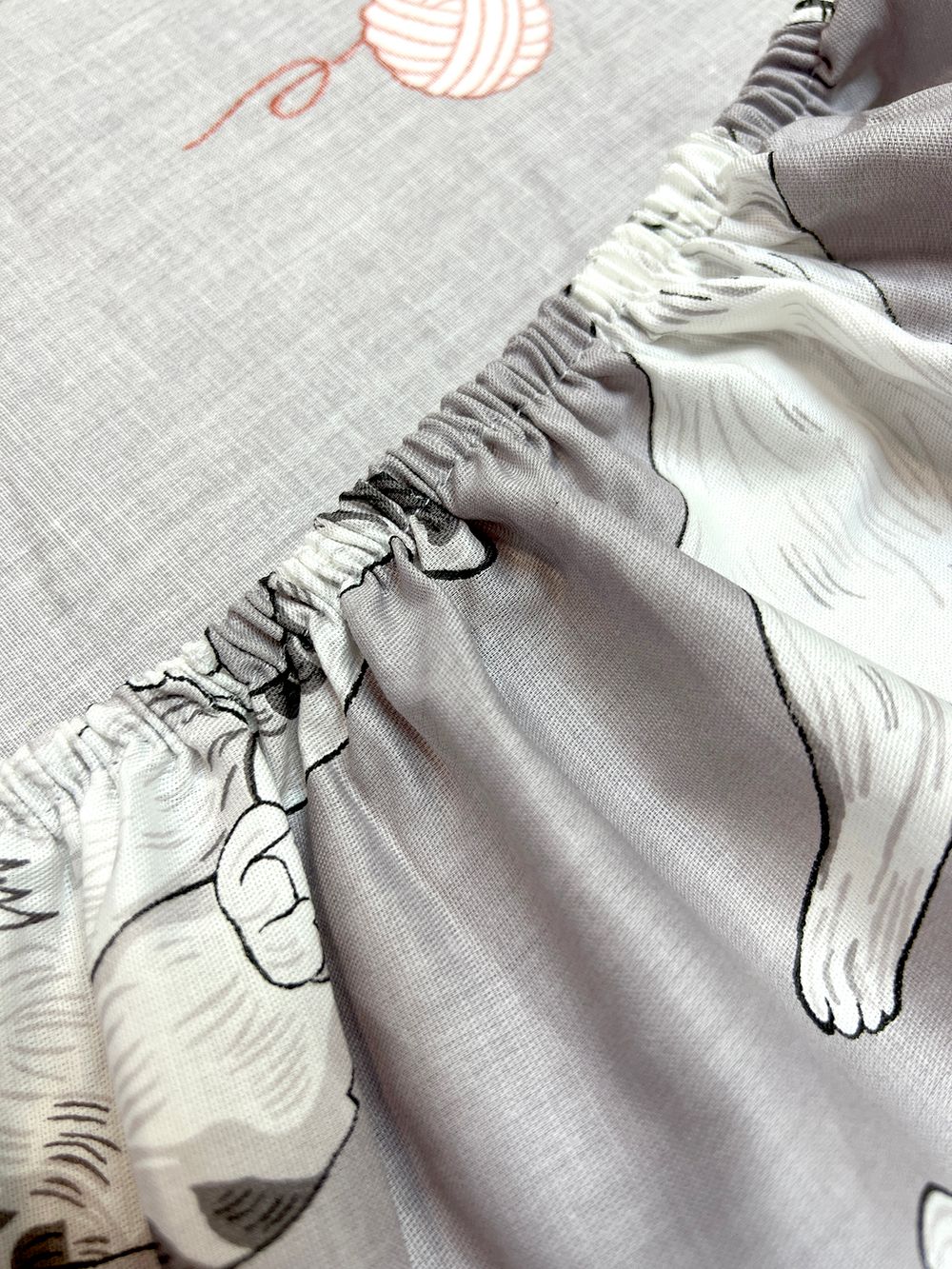 Простынь на резинке "Kitties" 140х200 см  Сказка сатин