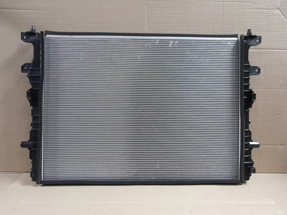 Радиатор охлаждения двигателя Geely Coolray
