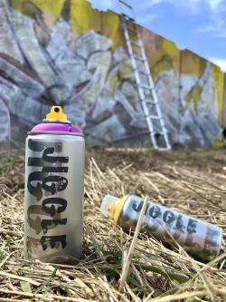 Аэрозольная краска для граффити в баллончике JIGGLE PRO суперматовая, 520 мл ULTRAMARINE / Ультрамарин