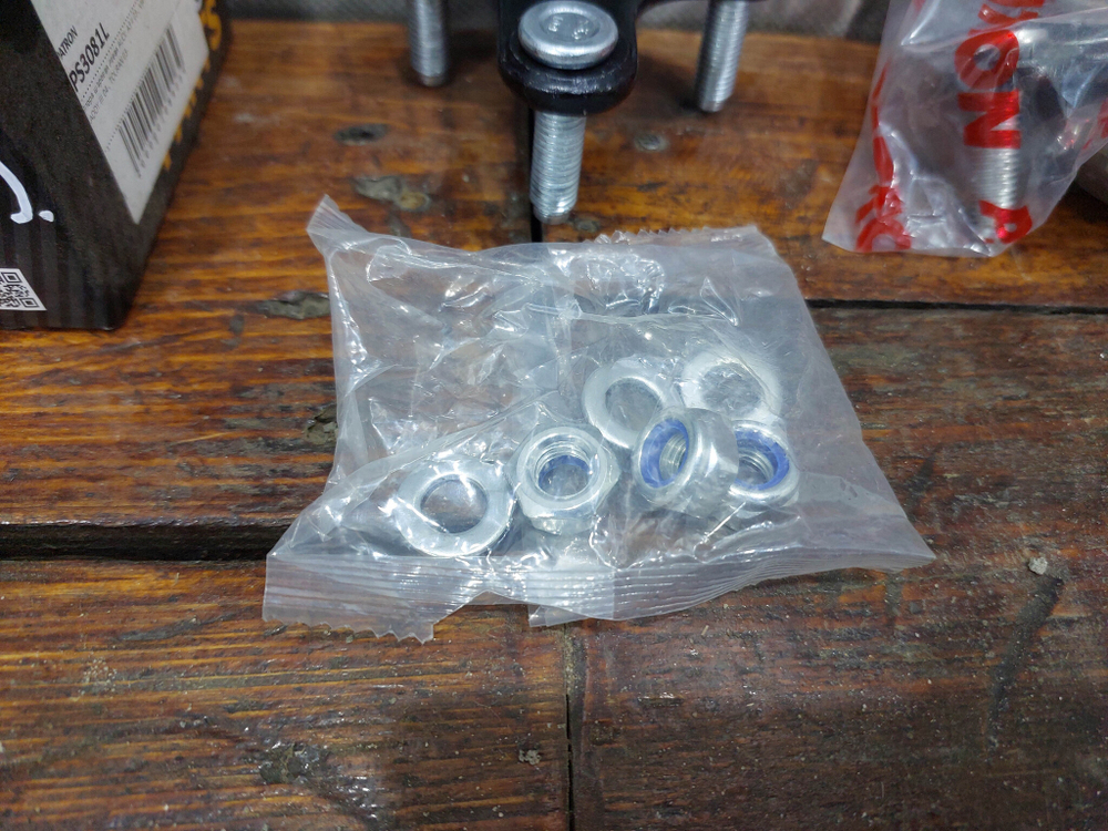 Опора шаровая правая Audi, Skoda Volkswagen Octavia 2 (A5), Caddy 3, Golf 5, Golf 6, Jetta 5, Jetta 6 , Tiguan 1 , A3 (8P), Q3 (8U)  Новое  PS3081R