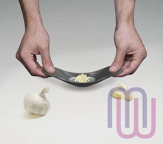 Пресс для чеснока Joseph Joseph Rocker серый