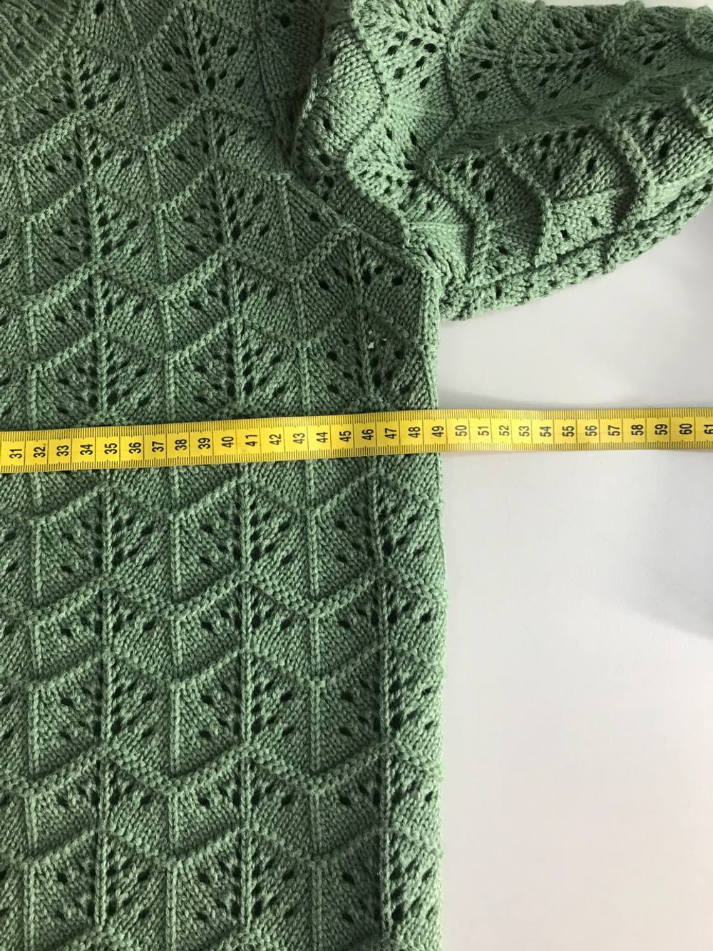 Кардиган приятного оттенка для уютного вечера, визуально на 46 размер