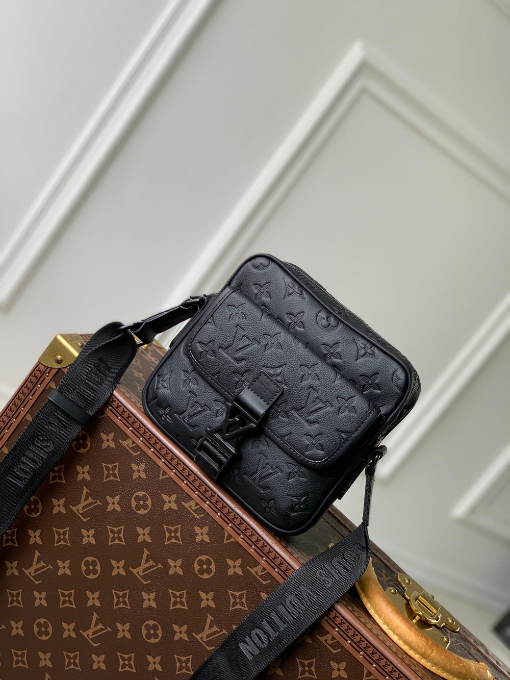 Louis Vuitton Getaway Messenger