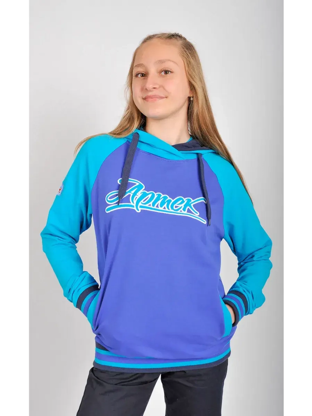 Толстовка с капюшоном