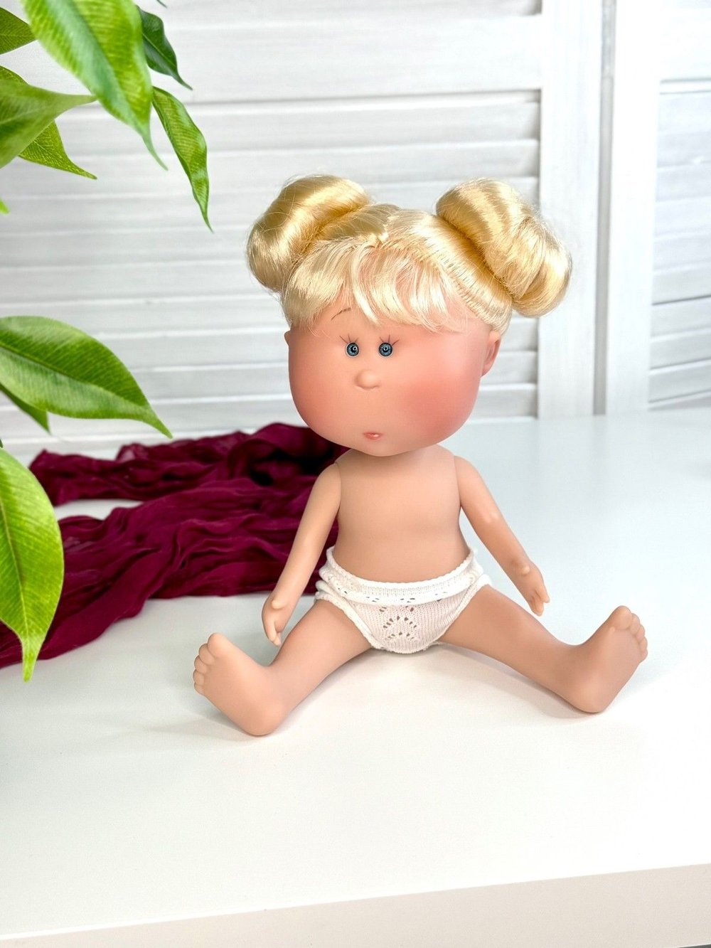Кукла Nines виниловая 30см MIA без одежды (3000W52)