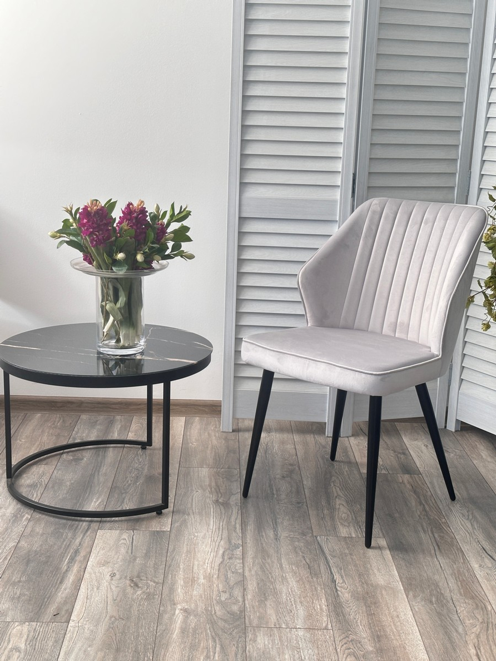 Стул М-City DISAUR Сиэтл -В (Seattle-V) Светло-серый Bm-4, Велюр, Черный каркас