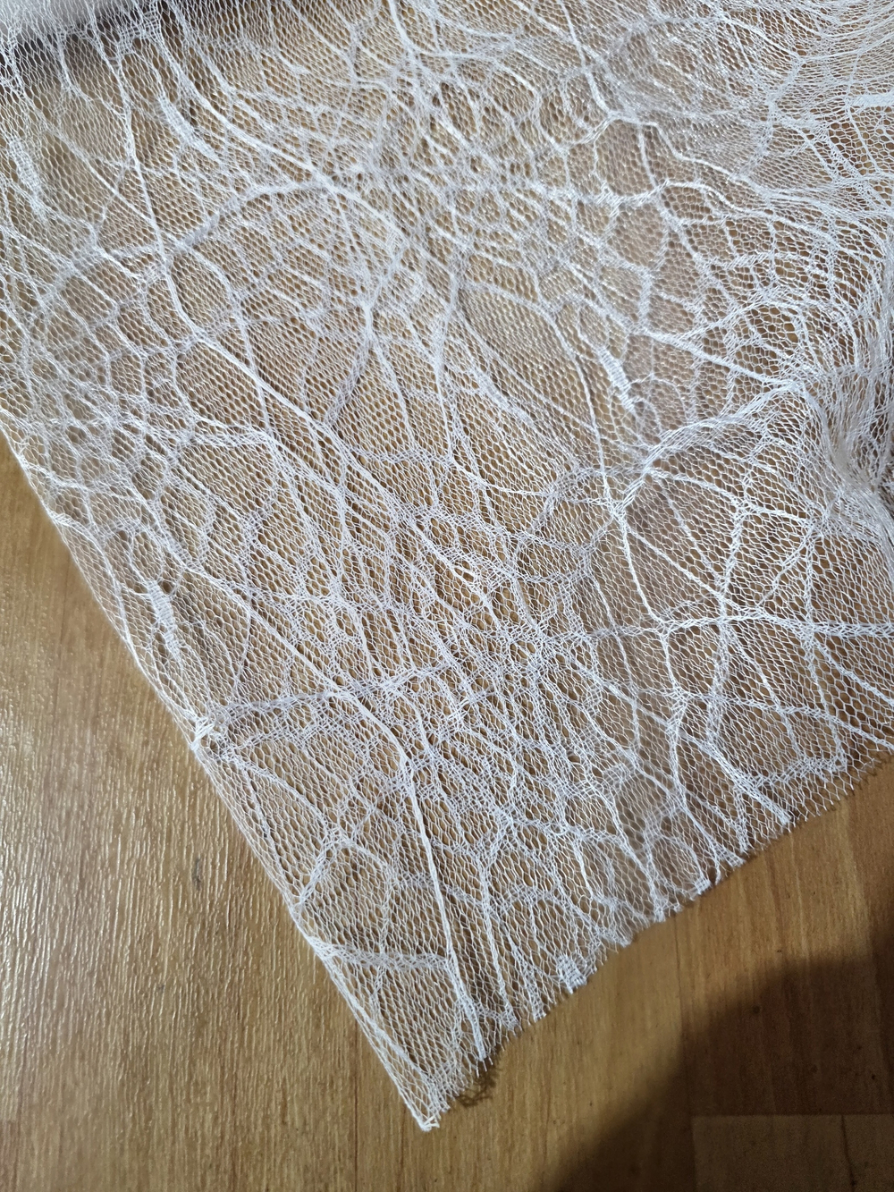 БЕЛАЯ ПАУТИНА - Сетка (Евгения) (редко, местами встречаются мелкие затяжки, незначительно)