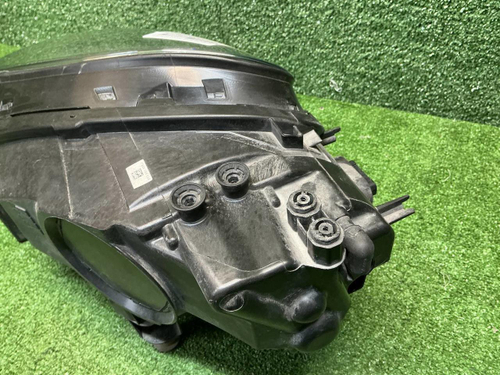 Фара правая Porsche Cayenne 3 (2017-2023) LED