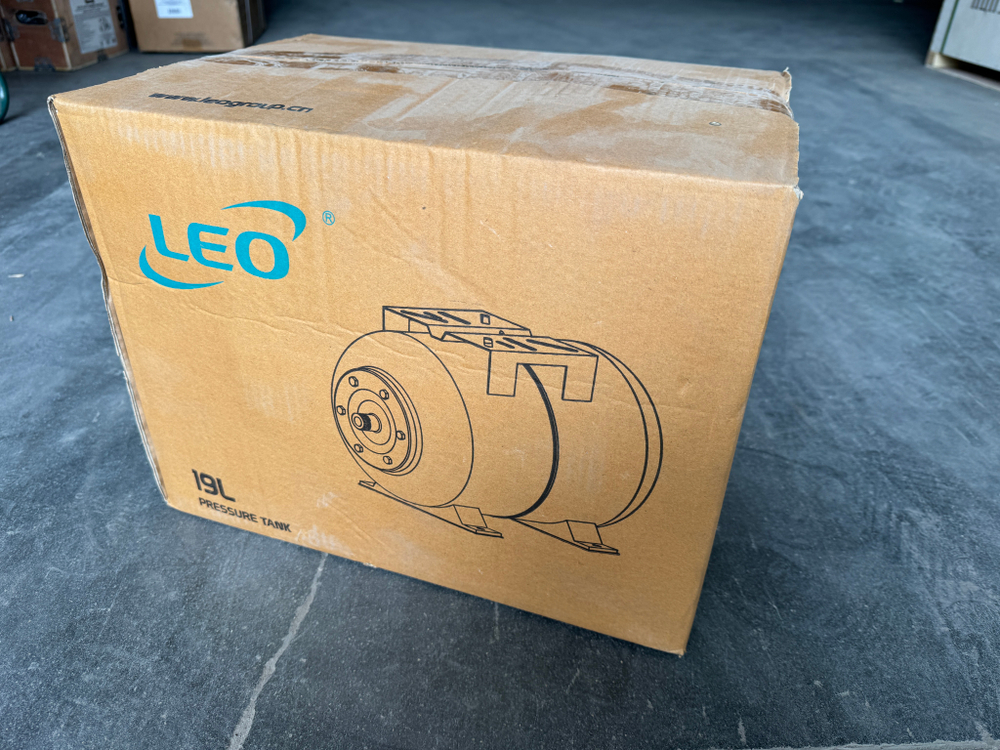 Бак металлический "LEO" модель 19СТ1