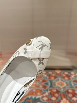 Louis Vuitton Pump (4 colors)