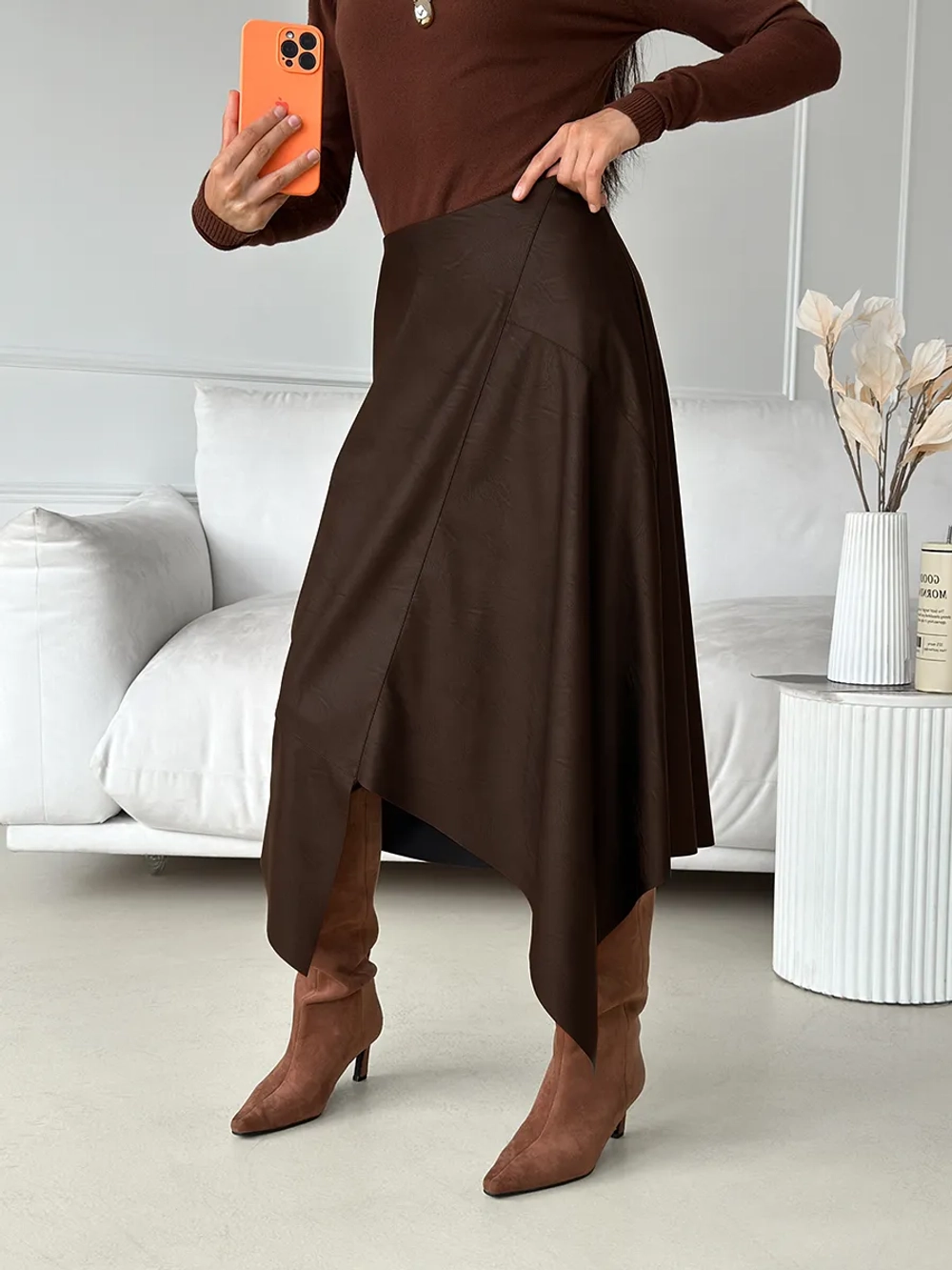 Юбка кожаная трапеция миди