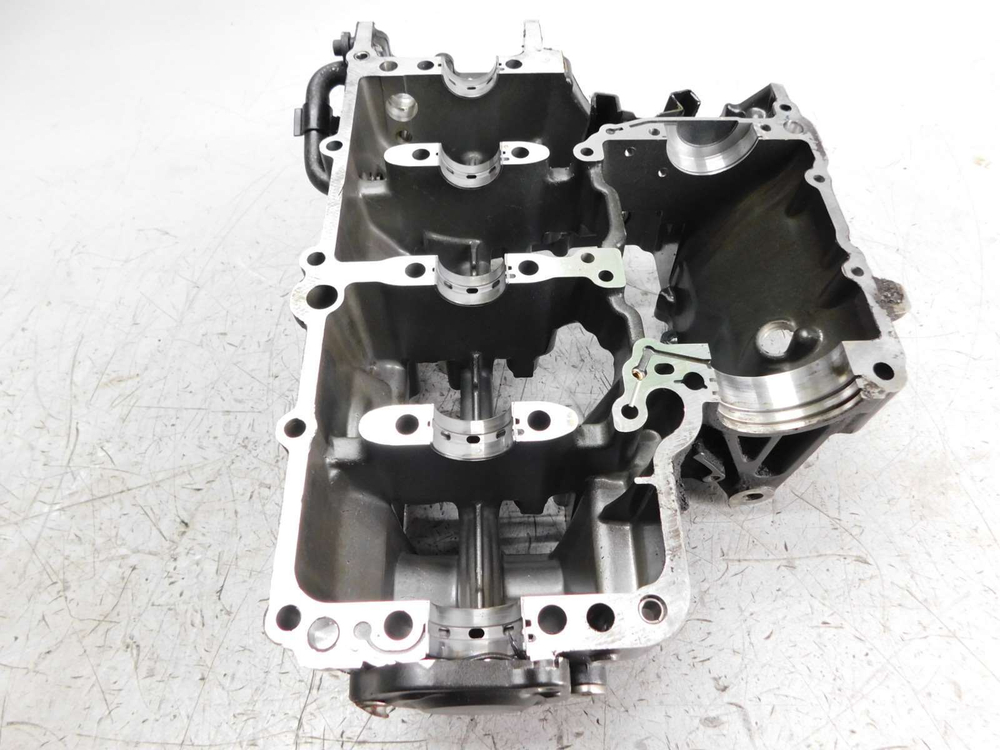 Нижняя часть картера Yamaha FZ1 Fazer RN21J N518E