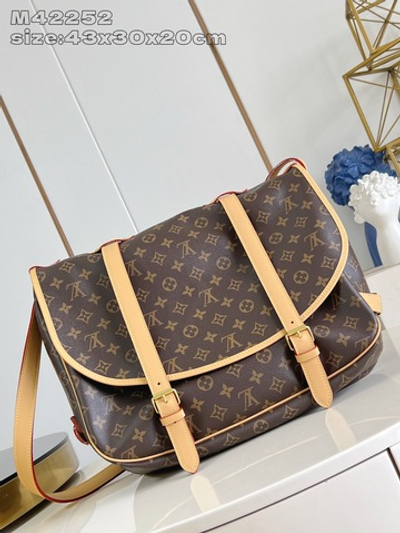 Louis Vuitton Saumur 43