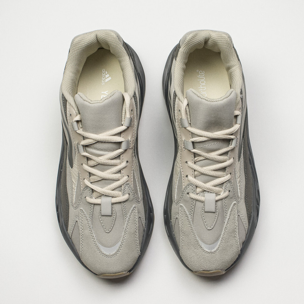 кроссовки Adidas Yeezy Boost 700 v2 Tephra