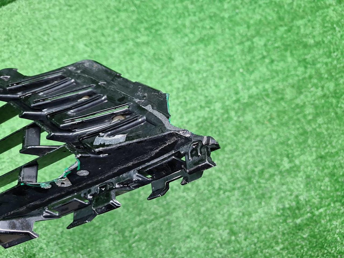 Решетка перед бампера VW Touareg 2 NF 14-18 R-Line